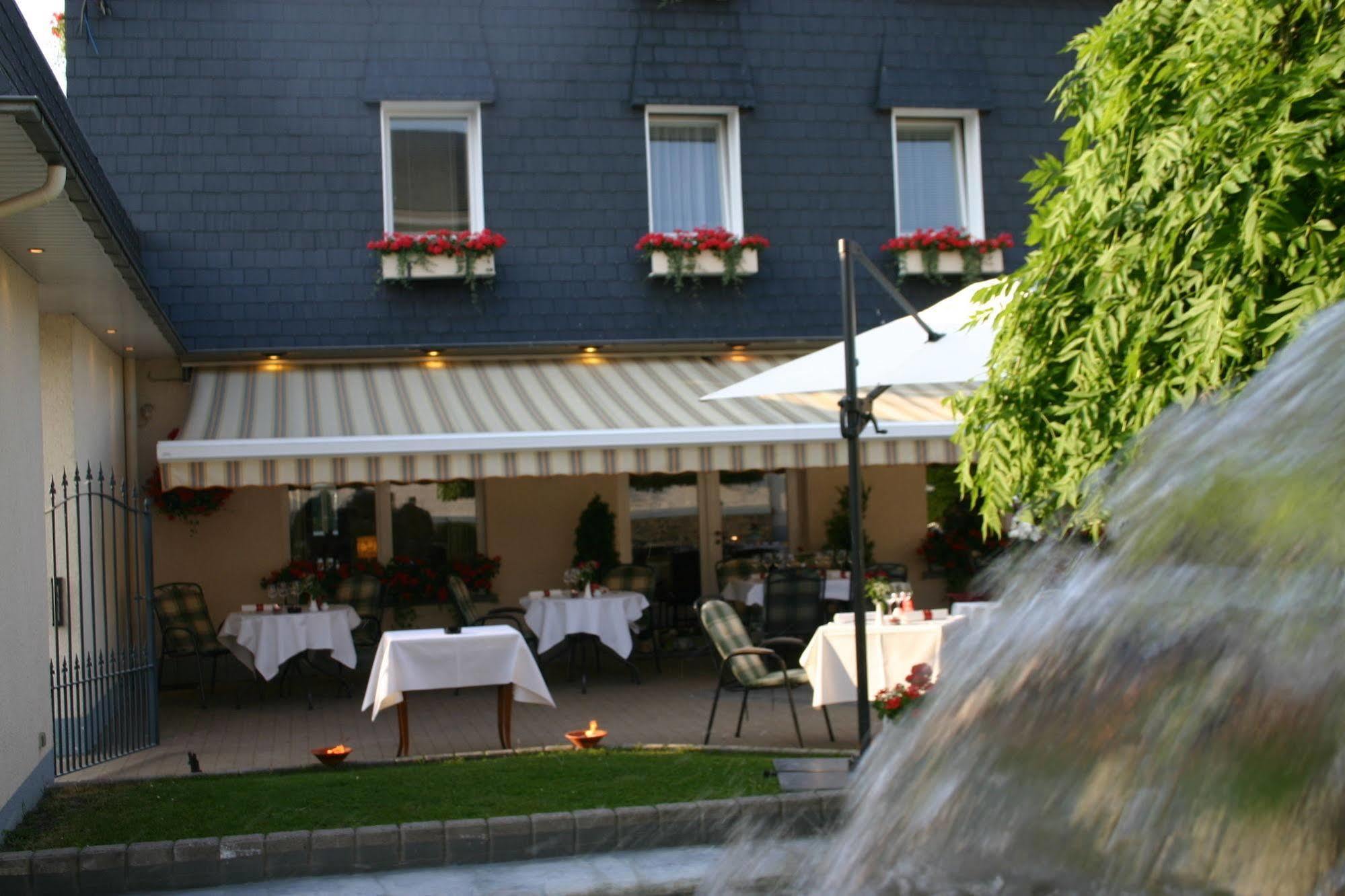 Roannay - Francorchamps Hotel Bagian luar foto